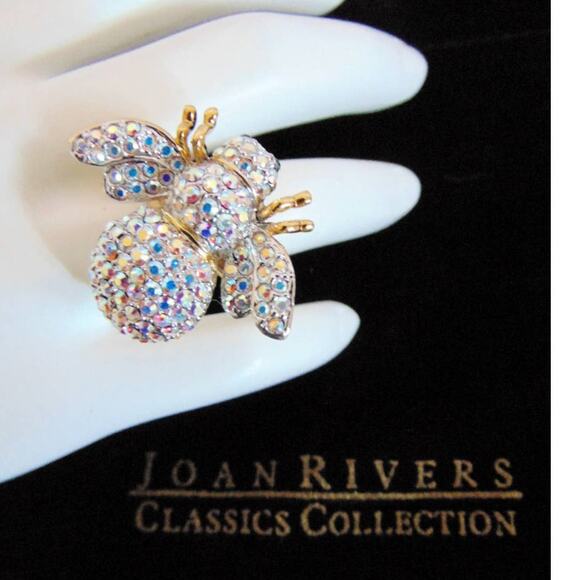 NEW Joan Rivers STATEMENT RING Aurora Borealis CRYSTAL BEE FIGURAL Size 8 + BOX! - Picture 1 of 6